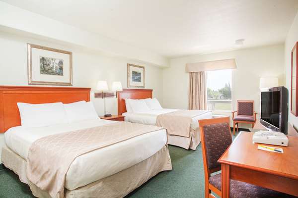 - Super 8 Hotel Swan River