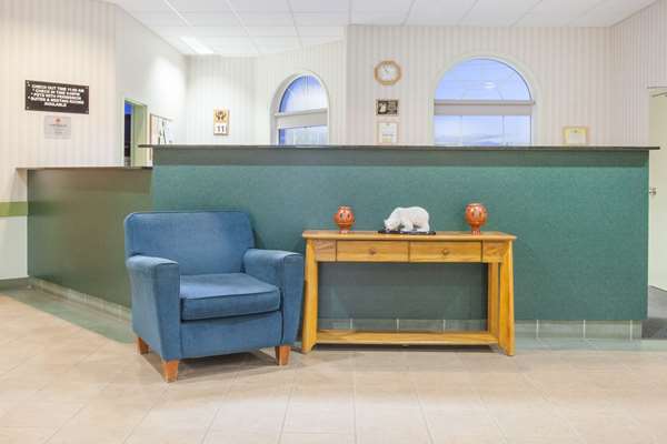  - Super 8 Hotel Swan River