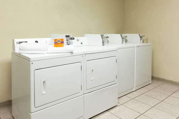  - Days Inn Airport West Oklahoma City - I-40, Exit 145