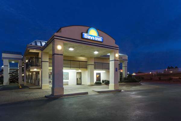 Exterior view - Days Inn Airport West Oklahoma City - I-40, Exit 145