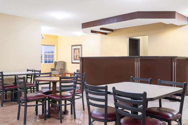  - Days Inn Faribault
