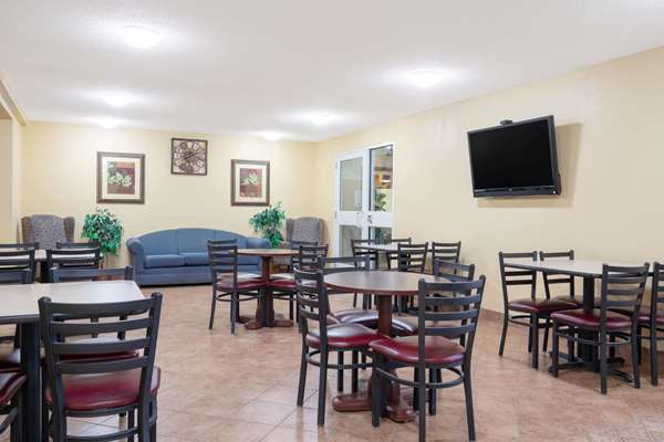  - Days Inn Faribault
