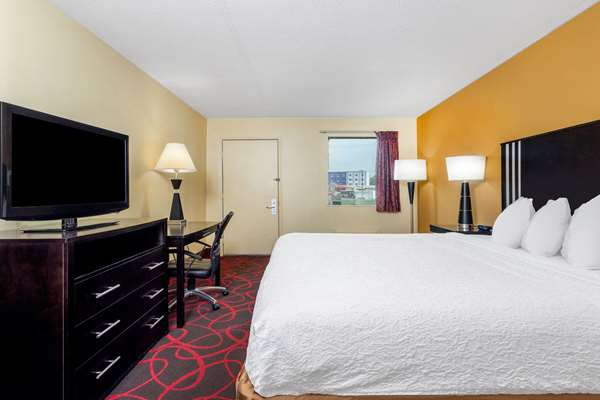  - Travelodge Richmond - I-70, Exit 156