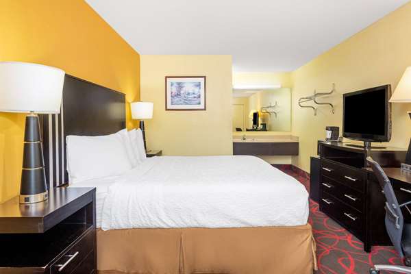  - Travelodge Richmond - I-70, Exit 156