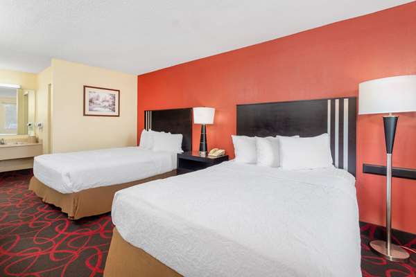  - Travelodge Richmond - I-70, Exit 156