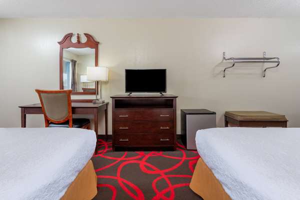  - Travelodge Richmond - I-70, Exit 156