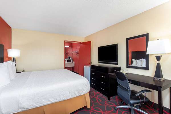  - Travelodge Richmond - I-70, Exit 156