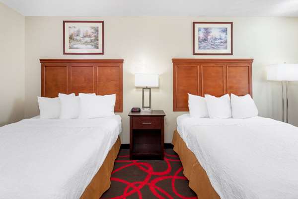  - Travelodge Richmond - I-70, Exit 156