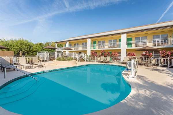 Pool - Super 8 Motel Ellenton - I-75, Exit 224