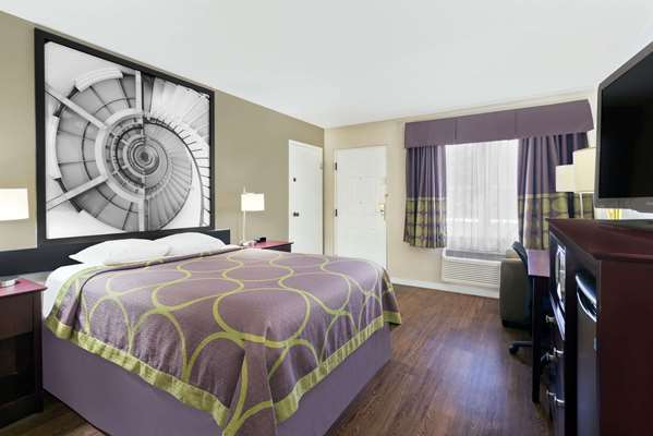  - Super 8 Motel Ellenton - I-75, Exit 224