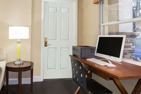 Conference Area - Super 8 Motel Ellenton - I-75, Exit 224