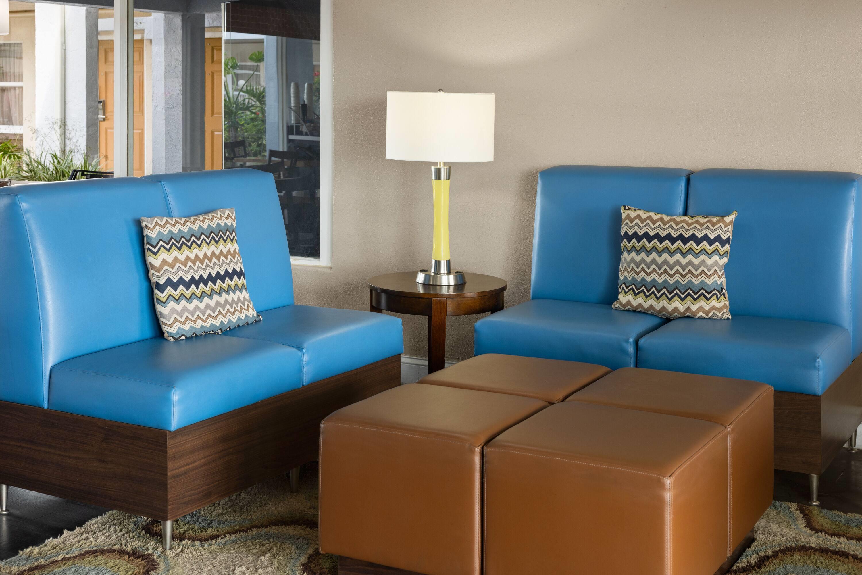 Lobby | Super 8 by Wyndham Ellenton Bradenton Area