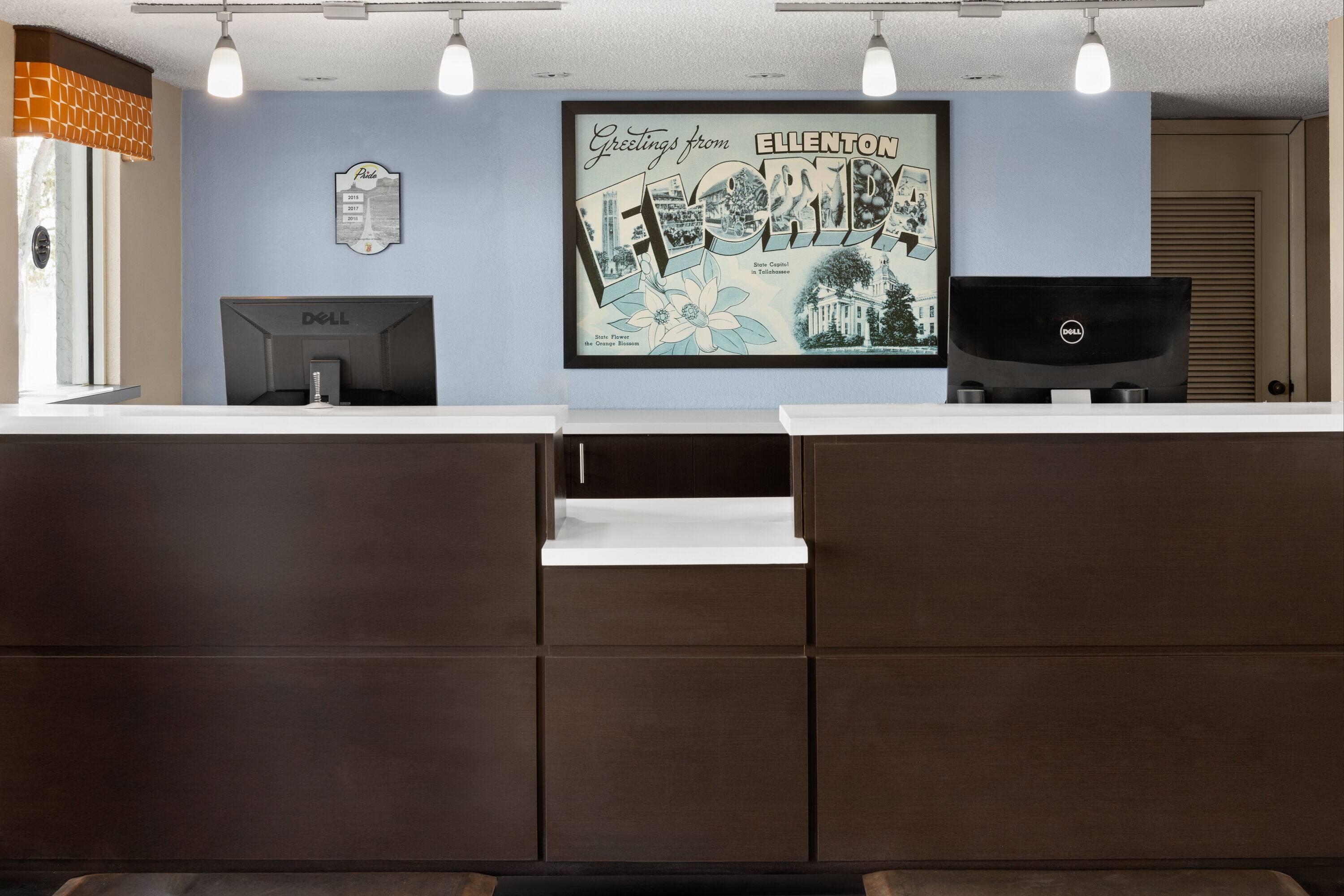 Reception | Super 8 by Wyndham Ellenton Bradenton Area