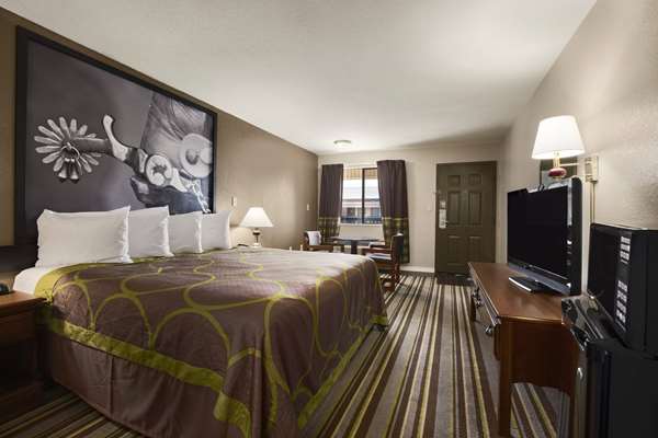  - Super 8 Motel Childress