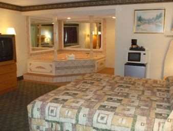 Suite - Super 8 Motel Bellmawr - NJ Turnpike, Exit 3