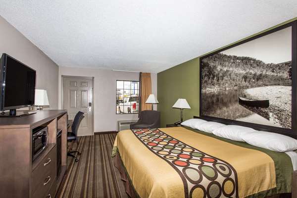  - Super 8 Hotel Springdale - I-49, Exit 72