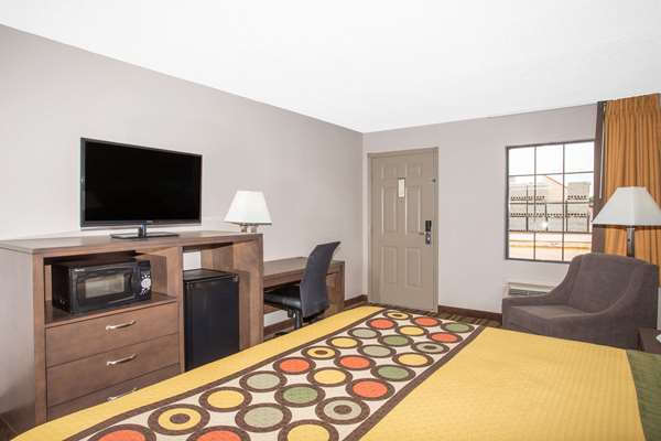  - Super 8 Hotel Springdale - I-49, Exit 72