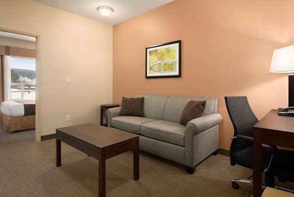 Suite - Ramada Limited Hotel Golden