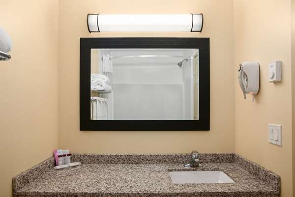  - Ramada Limited Hotel Golden