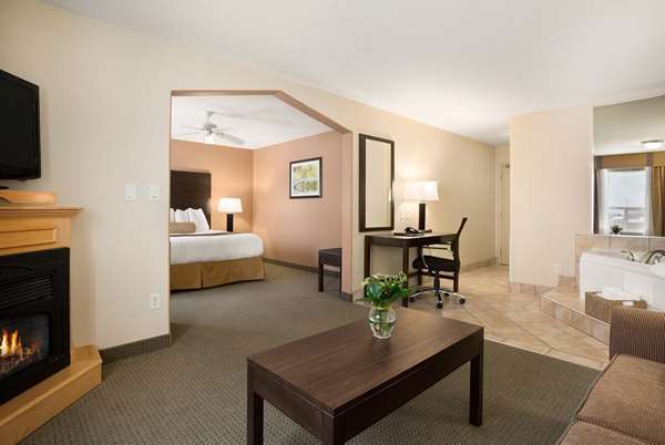 Suite - Ramada Limited Hotel Golden