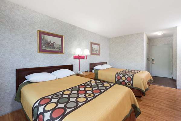  - Super 8 Hotel Hancock