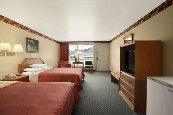  - Super 8 Motel Downtown Lake George