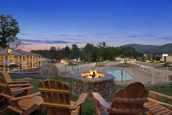  - Super 8 Motel Downtown Lake George