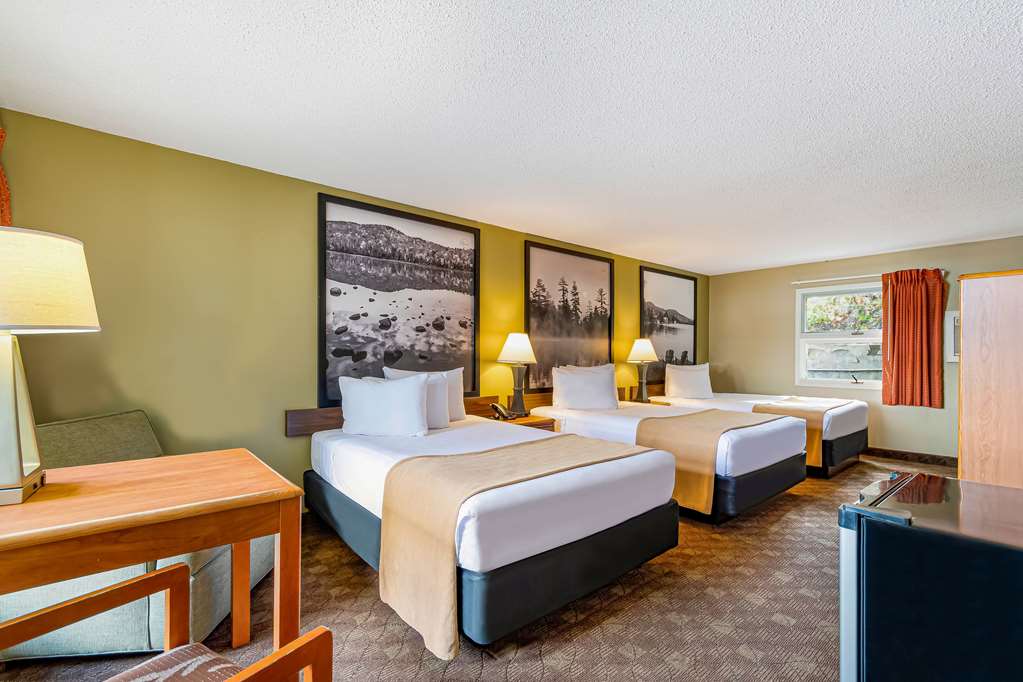 SUPER 8 BY WYNDHAM LAKE GEORGE/DOWN-guestroom-Guest Room,On-Site.jpg