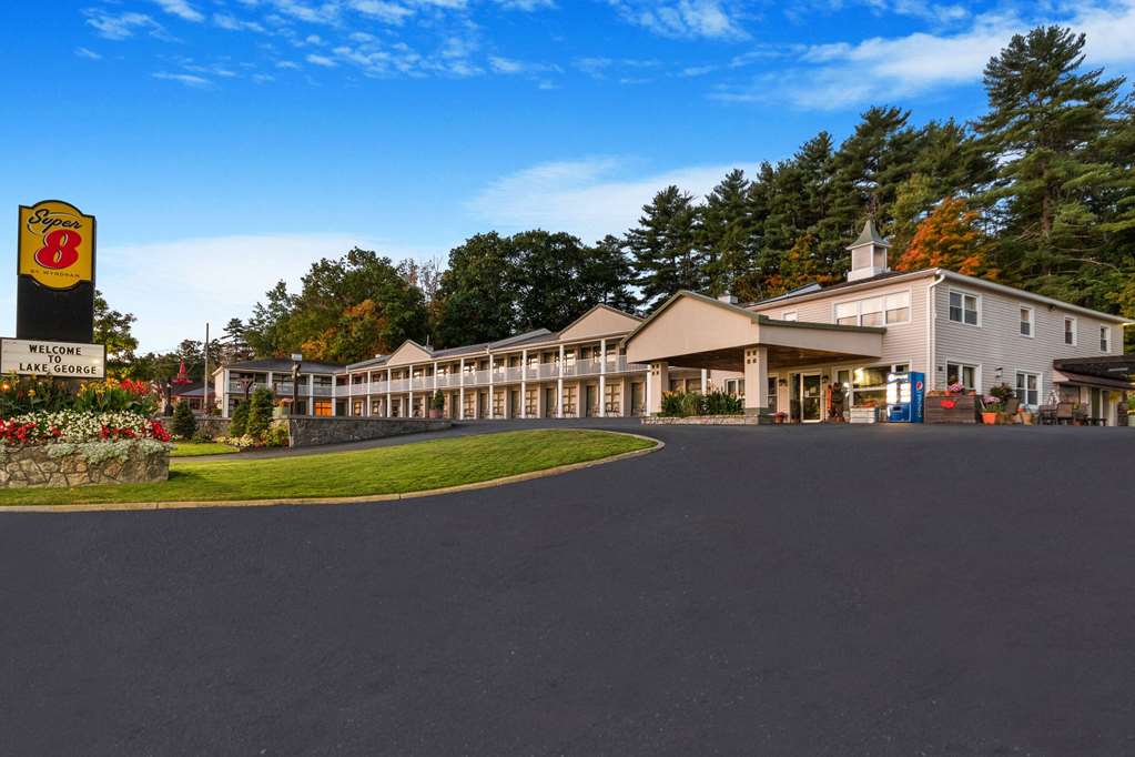 Super 8 Lake George/Downtown