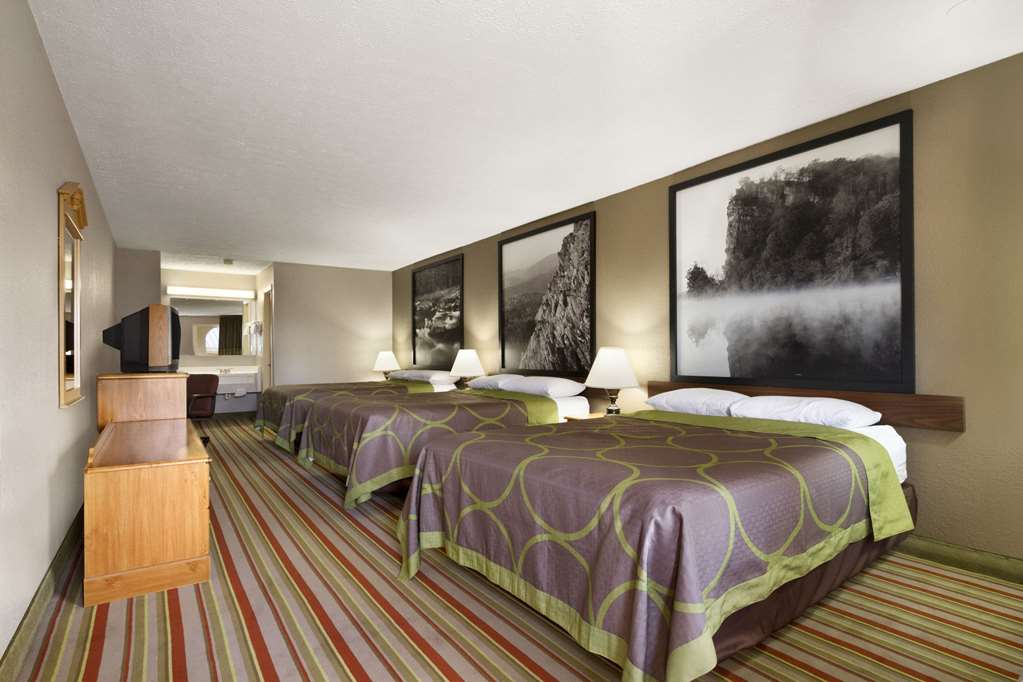S8 FORT CHISWELL WYTHEVILLE-guestroom-Guest Room,Suite,On-Site.jpg