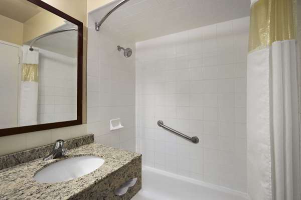  - Travelodge Richmond Hill