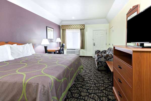  - Super 8 Motel Fairfield - I-45, Exit 197