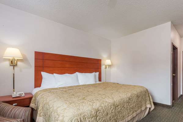  - Super 8 Hotel St Charles - I-70, Exit 225