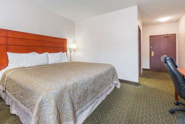  - Super 8 Hotel St Charles - I-70, Exit 225