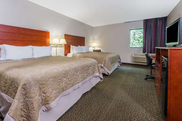  - Super 8 Hotel St Charles - I-70, Exit 225