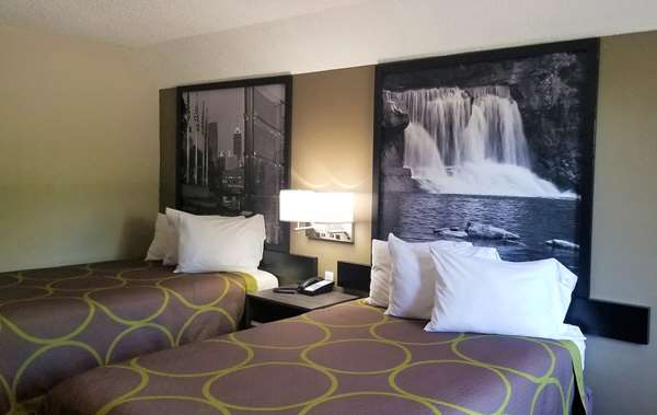  - Super 8 Hotel Brownsburg - I-74, Exit 66