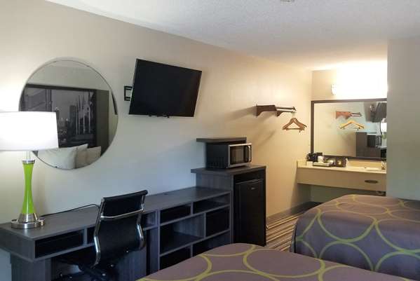  - Super 8 Hotel Brownsburg - I-74, Exit 66