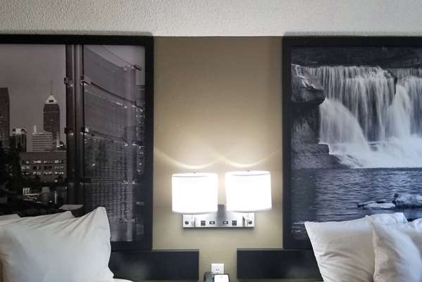  - Super 8 Hotel Brownsburg - I-74, Exit 66