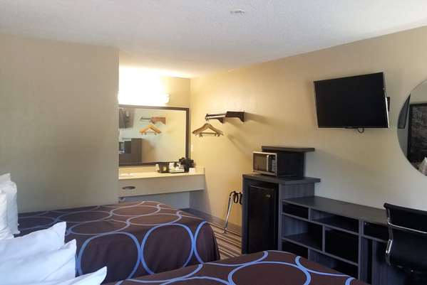  - Super 8 Hotel Brownsburg - I-74, Exit 66