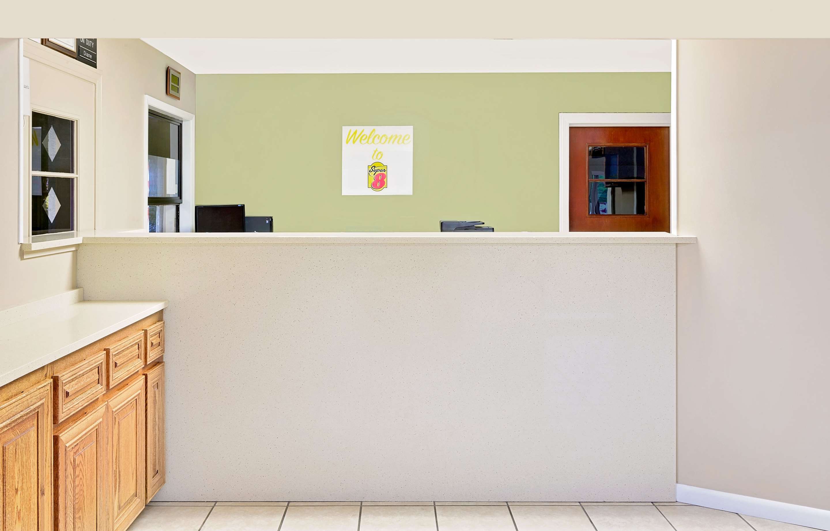 Lobby | Super 8 by Wyndham Laurel