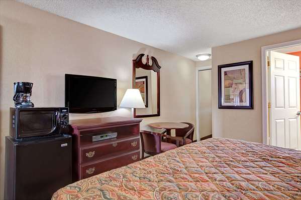 Suite - Days Inn Ridgefield - I-95, Exit 68