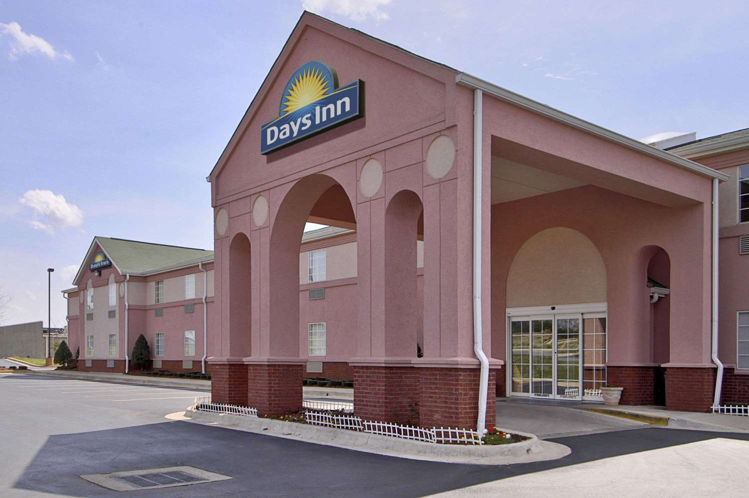 Days Inn Huntsville, AL See Discounts