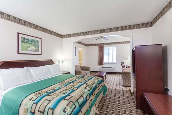 Suite - Days Inn Huntsville