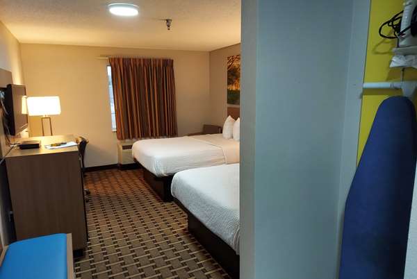  - Days Inn Huntsville