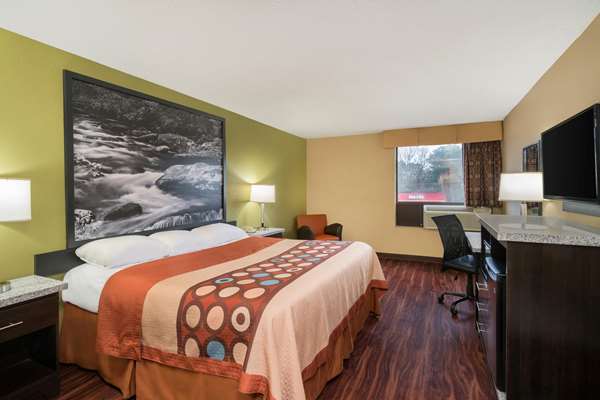  - Super 8 Hotel Raleigh