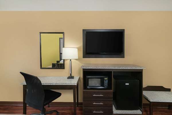  - Super 8 Hotel Raleigh