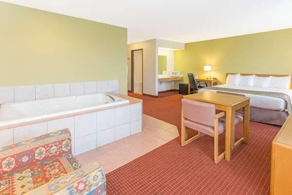  - Super 8 Hotel Verona