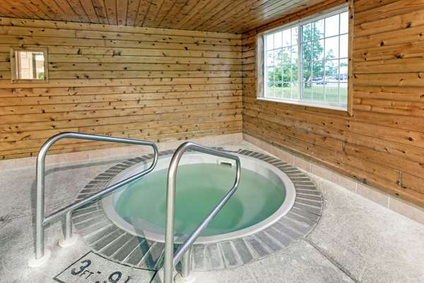 Pool - Super 8 Hotel Verona