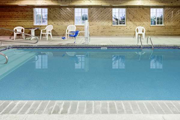 Pool - Super 8 Hotel Verona