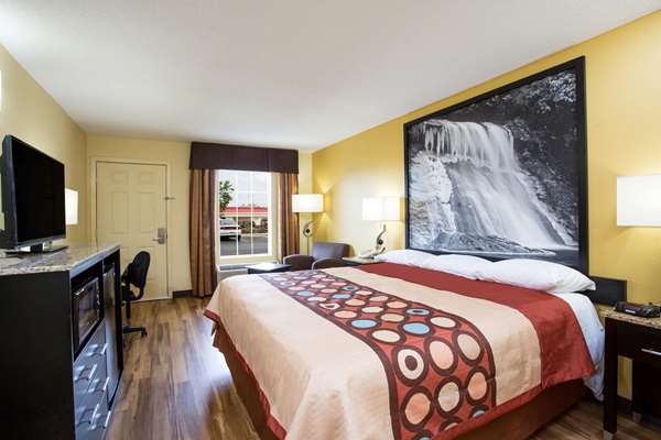  - Super 8 Motel Garner - I-40, Exit 312